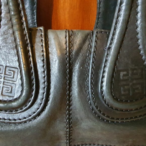 Authentic Givenchy Small Nightingale Black - Picture 2 of 6